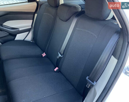 Білий Форд Фокус, об'ємом двигуна 2 л та пробігом 163 тис. км за 8550 $, фото 19 на Automoto.ua