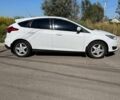 Форд Фокус 2015 у Києві на Automoto.ua Білий Форд Фокус, об'ємом двигуна 1 л та пробігом 175 тис. км за 6300 $, фото 2 на Automoto.ua