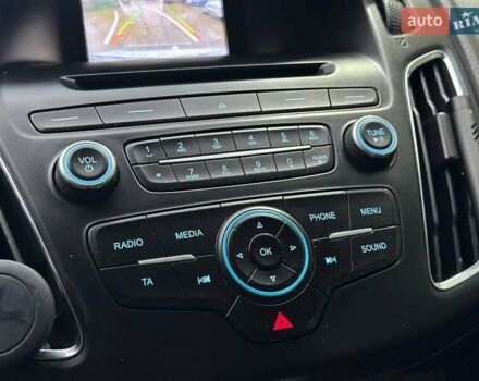 Белый Форд Фокус, объемом двигателя 2 л и пробегом 253 тыс. км за 7490 $, фото 12 на Automoto.ua