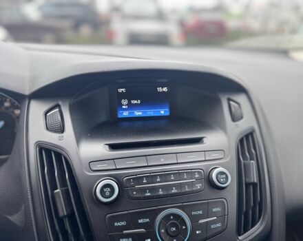 Белый Форд Фокус, объемом двигателя 2 л и пробегом 160 тыс. км за 3200 $, фото 12 на Automoto.ua