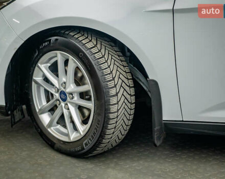 Белый Форд Фокус, объемом двигателя 1 л и пробегом 80 тыс. км за 10367 $, фото 7 на Automoto.ua