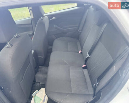 Белый Форд Фокус, объемом двигателя 2 л и пробегом 160 тыс. км за 3200 $, фото 9 на Automoto.ua