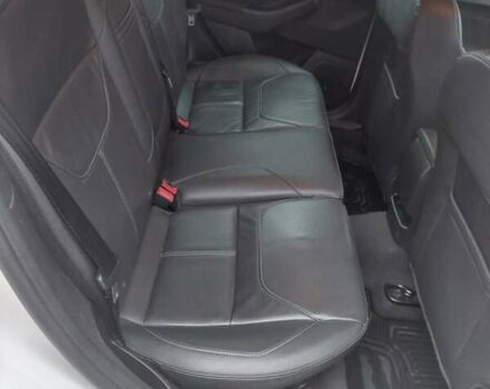 Белый Форд Фокус, объемом двигателя 2 л и пробегом 270 тыс. км за 8300 $, фото 10 на Automoto.ua