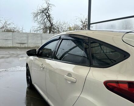 Белый Форд Фокус, объемом двигателя 2 л и пробегом 169 тыс. км за 7500 $, фото 4 на Automoto.ua