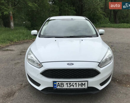 Белый Форд Фокус, объемом двигателя 1 л и пробегом 145 тыс. км за 6500 $, фото 2 на Automoto.ua