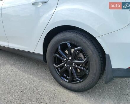 Белый Форд Фокус, объемом двигателя 1 л и пробегом 69 тыс. км за 8399 $, фото 13 на Automoto.ua