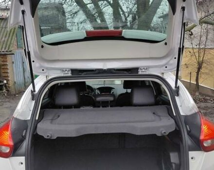 Белый Форд Фокус, объемом двигателя 2 л и пробегом 270 тыс. км за 8300 $, фото 23 на Automoto.ua