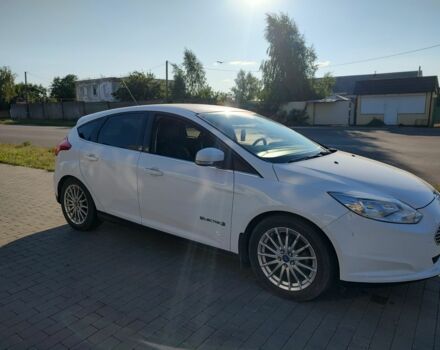 Білий Форд Фокус, об'ємом двигуна 0 л та пробігом 65 тис. км за 7999 $, фото 3 на Automoto.ua