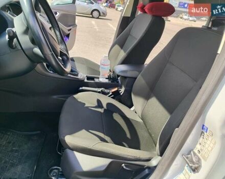 Белый Форд Фокус, объемом двигателя 1 л и пробегом 69 тыс. км за 8399 $, фото 18 на Automoto.ua