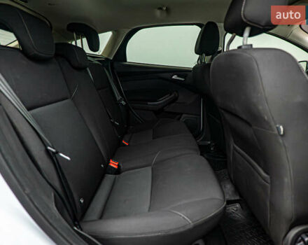 Белый Форд Фокус, объемом двигателя 1 л и пробегом 80 тыс. км за 10367 $, фото 17 на Automoto.ua