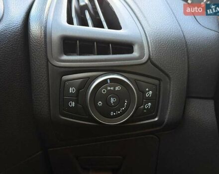 Белый Форд Фокус, объемом двигателя 1 л и пробегом 150 тыс. км за 8290 $, фото 19 на Automoto.ua