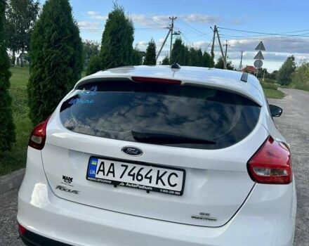 Білий Форд Фокус, об'ємом двигуна 2 л та пробігом 125 тис. км за 9500 $, фото 3 на Automoto.ua