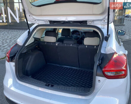 Белый Форд Фокус, объемом двигателя 2 л и пробегом 163 тыс. км за 8350 $, фото 27 на Automoto.ua