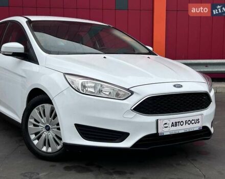 Белый Форд Фокус, объемом двигателя 1 л и пробегом 122 тыс. км за 9290 $, фото 1 на Automoto.ua
