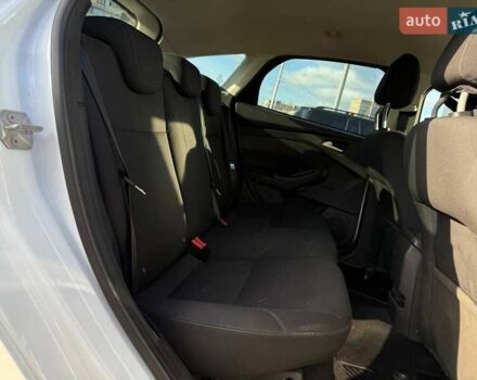 Белый Форд Фокус, объемом двигателя 1 л и пробегом 150 тыс. км за 8290 $, фото 10 на Automoto.ua