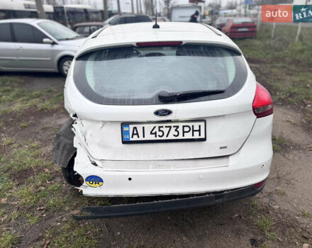 Белый Форд Фокус, объемом двигателя 2 л и пробегом 160 тыс. км за 3200 $, фото 5 на Automoto.ua