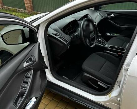 Белый Форд Фокус, объемом двигателя 1 л и пробегом 127 тыс. км за 7600 $, фото 6 на Automoto.ua