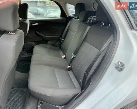 Белый Форд Фокус, объемом двигателя 2 л и пробегом 194 тыс. км за 7700 $, фото 9 на Automoto.ua