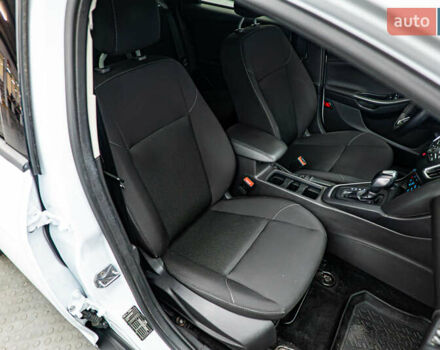 Белый Форд Фокус, объемом двигателя 1 л и пробегом 80 тыс. км за 10367 $, фото 16 на Automoto.ua