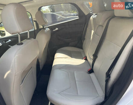 Белый Форд Фокус, объемом двигателя 2 л и пробегом 187 тыс. км за 8999 $, фото 13 на Automoto.ua