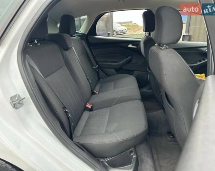 Белый Форд Фокус, объемом двигателя 2 л и пробегом 253 тыс. км за 6990 $, фото 10 на Automoto.ua