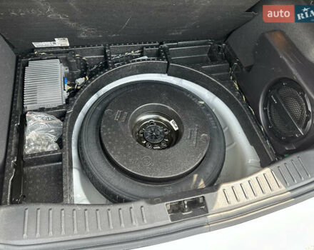 Форд Фокус 2015 в Киеве на Automoto.ua Белый Форд Фокус, объемом двигателя 2 л и пробегом 130 тыс. км за 11200 $, фото 7 на Automoto.ua