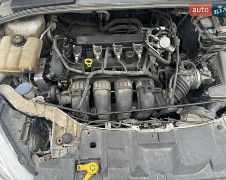 Белый Форд Фокус, объемом двигателя 2 л и пробегом 141 тыс. км за 7500 $, фото 13 на Automoto.ua