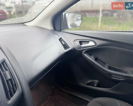 Белый Форд Фокус, объемом двигателя 2 л и пробегом 160 тыс. км за 3200 $, фото 15 на Automoto.ua