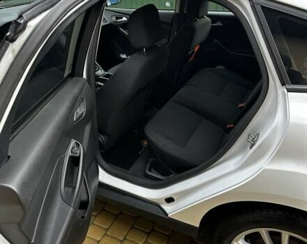 Белый Форд Фокус, объемом двигателя 1 л и пробегом 127 тыс. км за 7600 $, фото 8 на Automoto.ua