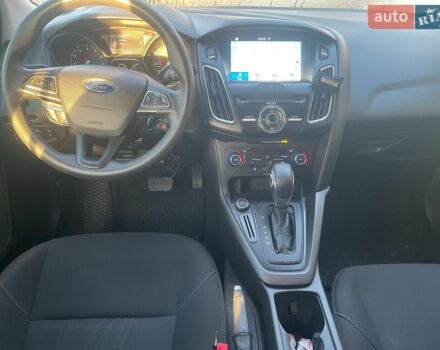 Белый Форд Фокус, объемом двигателя 2 л и пробегом 160 тыс. км за 6500 $, фото 2 на Automoto.ua