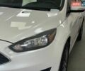 Білий Форд Фокус, об'ємом двигуна 2 л та пробігом 200 тис. км за 7990 $, фото 4 на Automoto.ua