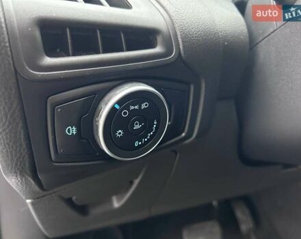 Белый Форд Фокус, объемом двигателя 1 л и пробегом 122 тыс. км за 9290 $, фото 15 на Automoto.ua