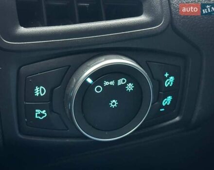 Белый Форд Фокус, объемом двигателя 2 л и пробегом 253 тыс. км за 6990 $, фото 19 на Automoto.ua