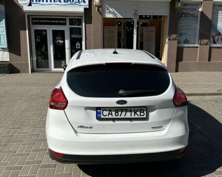 Білий Форд Фокус, об'ємом двигуна 2 л та пробігом 233 тис. км за 6000 $, фото 2 на Automoto.ua