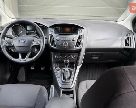 Белый Форд Фокус, объемом двигателя 1 л и пробегом 190 тыс. км за 7600 $, фото 13 на Automoto.ua