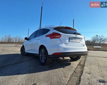 Белый Форд Фокус, объемом двигателя 1 л и пробегом 98 тыс. км за 9600 $, фото 2 на Automoto.ua