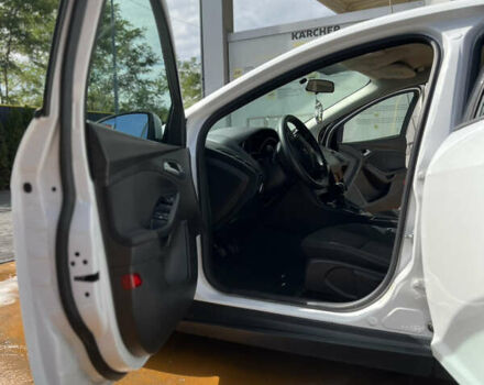 Белый Форд Фокус, объемом двигателя 2 л и пробегом 171 тыс. км за 7789 $, фото 8 на Automoto.ua