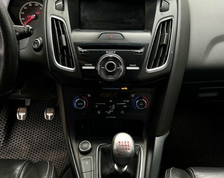 Белый Форд Фокус, объемом двигателя 2 л и пробегом 162 тыс. км за 10900 $, фото 6 на Automoto.ua