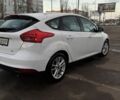 Білий Форд Фокус, об'ємом двигуна 2 л та пробігом 130 тис. км за 8500 $, фото 2 на Automoto.ua