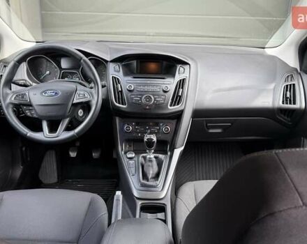 Форд Фокус 2016 у Чернівцях на Automoto.ua Білий Форд Фокус, об'ємом двигуна 1 л та пробігом 190 тис. км за 7600 $, фото 10 на Automoto.ua