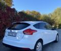 Белый Форд Фокус, объемом двигателя 1.6 л и пробегом 200 тыс. км за 6003 $, фото 2 на Automoto.ua