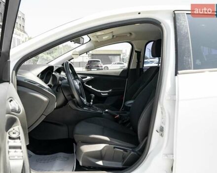 Белый Форд Фокус, объемом двигателя 1 л и пробегом 191 тыс. км за 8700 $, фото 15 на Automoto.ua