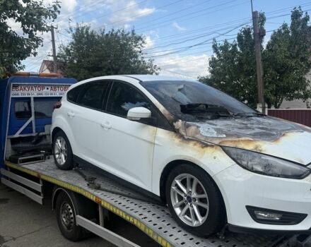 Білий Форд Фокус, об'ємом двигуна 1 л та пробігом 120 тис. км за 2000 $, фото 10 на Automoto.ua