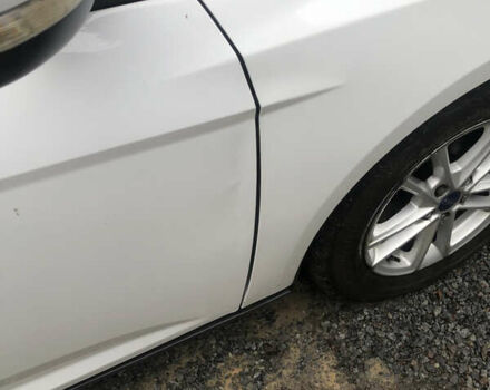 Белый Форд Фокус, объемом двигателя 2 л и пробегом 297 тыс. км за 7500 $, фото 4 на Automoto.ua