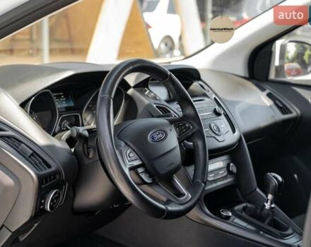 Белый Форд Фокус, объемом двигателя 1 л и пробегом 191 тыс. км за 8700 $, фото 18 на Automoto.ua