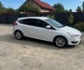 Білий Форд Фокус, об'ємом двигуна 2 л та пробігом 153 тис. км за 6500 $, фото 1 на Automoto.ua
