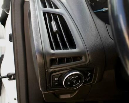 Белый Форд Фокус, объемом двигателя 1 л и пробегом 115 тыс. км за 9000 $, фото 14 на Automoto.ua