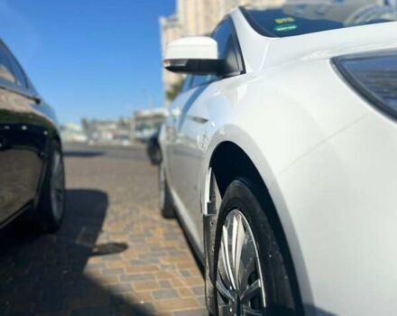 Белый Форд Фокус, объемом двигателя 1.6 л и пробегом 33 тыс. км за 10500 $, фото 1 на Automoto.ua