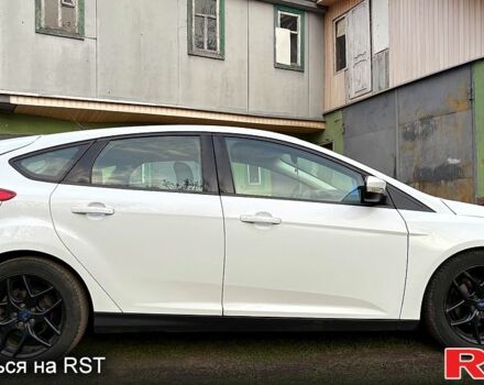 Белый Форд Фокус, объемом двигателя 2 л и пробегом 142 тыс. км за 10000 $, фото 9 на Automoto.ua