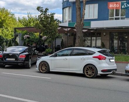 Белый Форд Фокус, объемом двигателя 2 л и пробегом 129 тыс. км за 12800 $, фото 1 на Automoto.ua